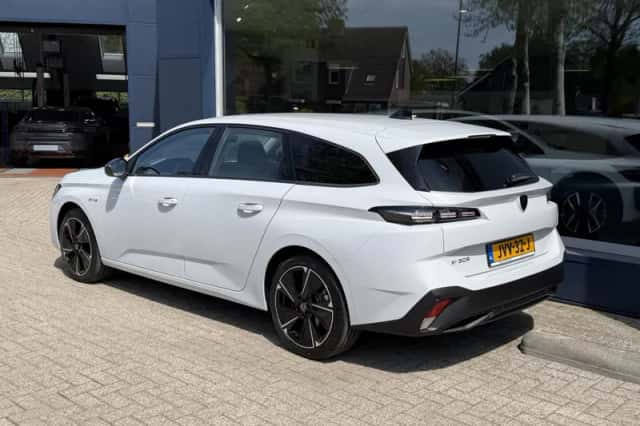 Peugeot e-308 (2026) thumbnail 5