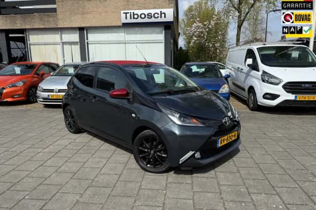 Toyota Aygo (2018) thumbnail 1