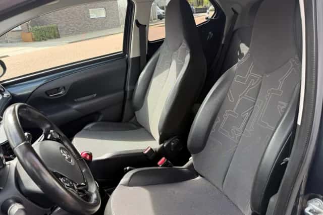Toyota Aygo (2018) thumbnail 5