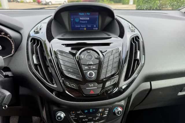 Ford B-Max (2016) thumbnail 3