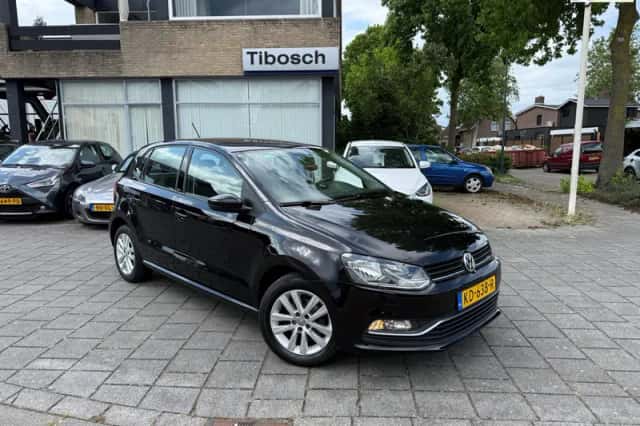 Volkswagen Polo (2016) thumbnail 1