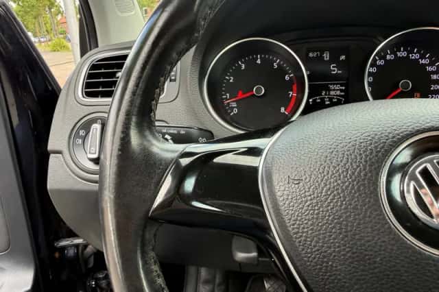 Volkswagen Polo (2016) thumbnail 6