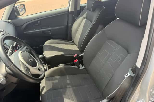 Kia Venga (2014) thumbnail 4