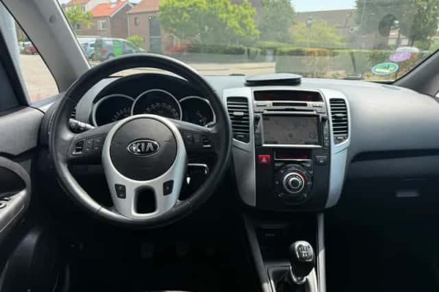Kia Venga (2014) thumbnail 5