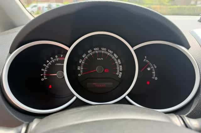 Kia Venga (2014) thumbnail 6