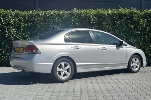 Honda Civic (2008) thumbnail 2