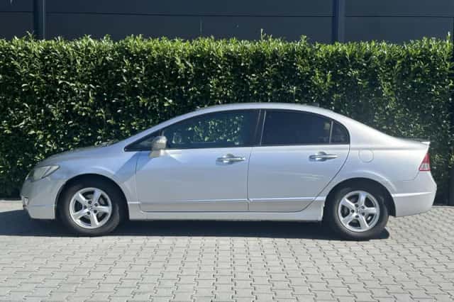 Honda Civic (2008) thumbnail 4