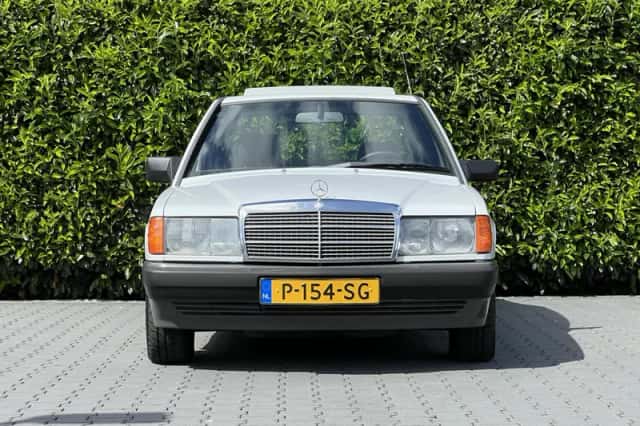 Mercedes-Benz 190-Serie (1990) thumbnail 4