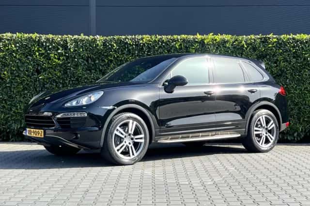 Porsche Cayenne (2010) thumbnail 1