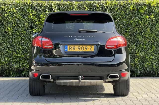 Porsche Cayenne (2010) thumbnail 5