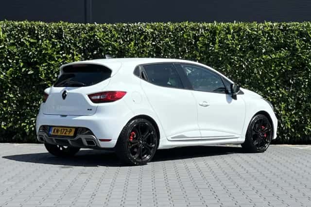 Renault Clio (2015) thumbnail 2