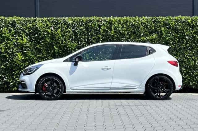 Renault Clio (2015) thumbnail 3