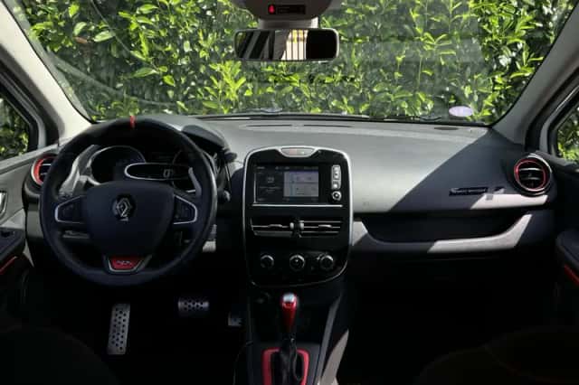 Renault Clio (2015) thumbnail 6