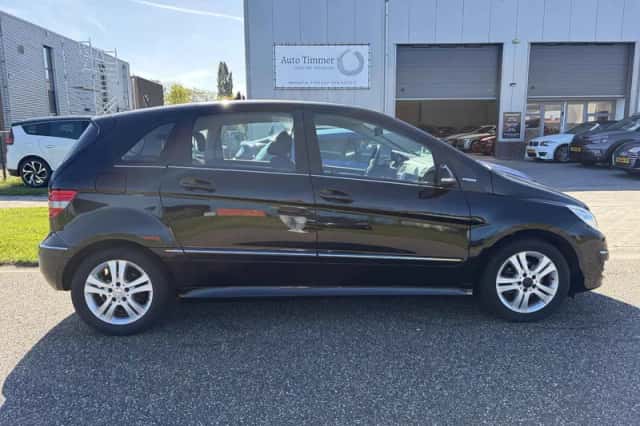 Mercedes-Benz B-Klasse (2011) thumbnail 1