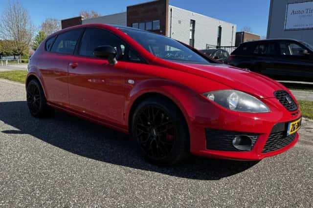 SEAT Leon (2011) thumbnail 2