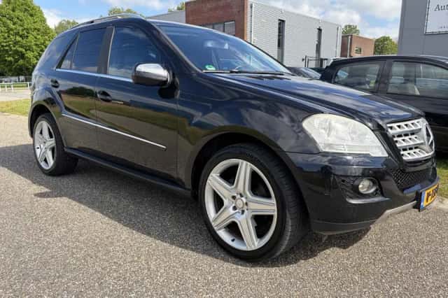 Mercedes-Benz M-Klasse (2009) thumbnail 2