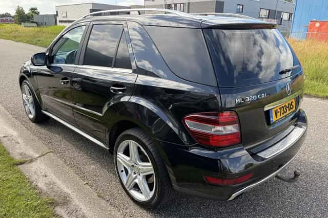 Mercedes-Benz M-Klasse (2009) thumbnail 5