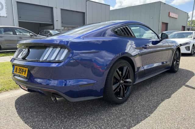 Ford Mustang (2016) thumbnail 6