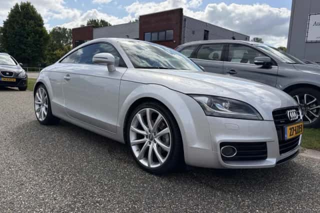 Audi TT (2010) thumbnail 2