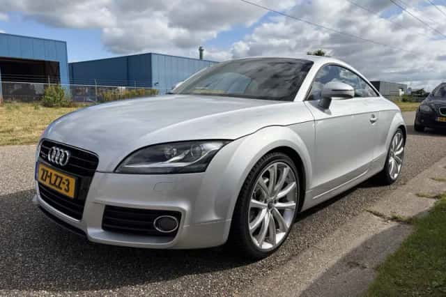 Audi TT (2010) thumbnail 6