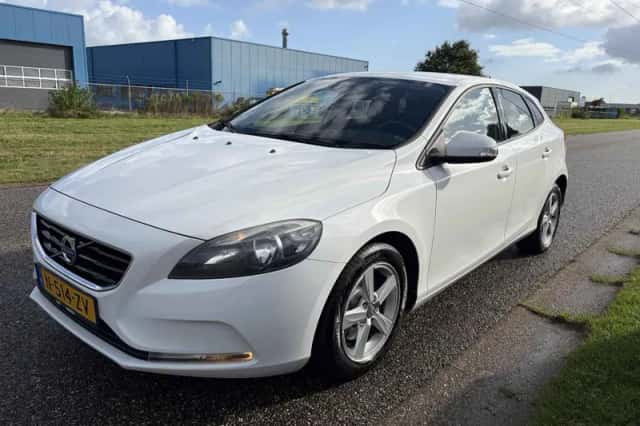 Volvo V40 (2014) thumbnail 4