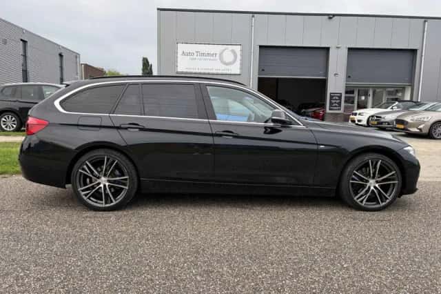 BMW 3-Serie (2015) thumbnail 1