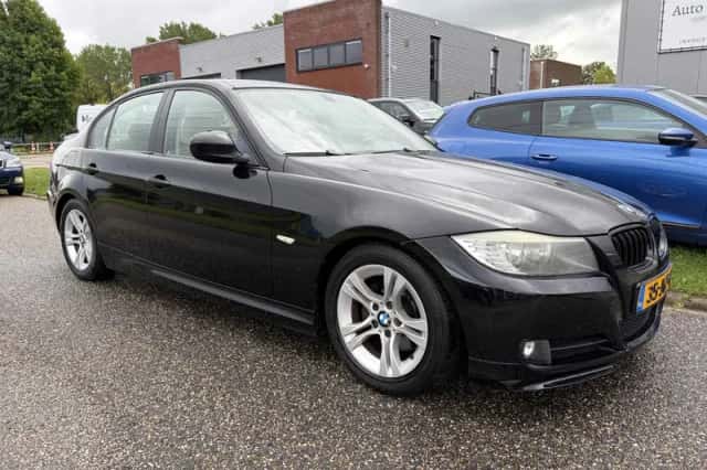 BMW 3-Serie (2009) thumbnail 2