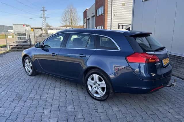 Opel Insignia (2010) thumbnail 4