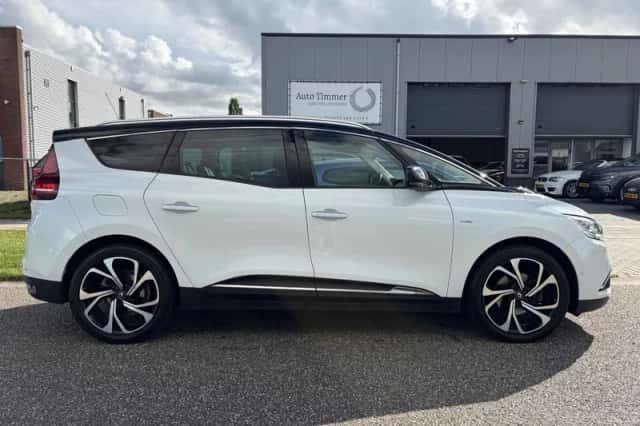 Renault Grand Scénic (2018) thumbnail 1