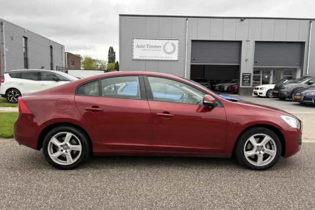 Volvo S60 (2010) thumbnail 1