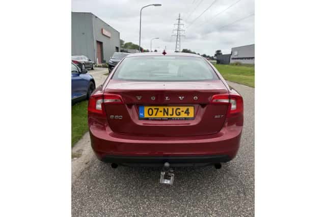 Volvo S60 (2010) thumbnail 6