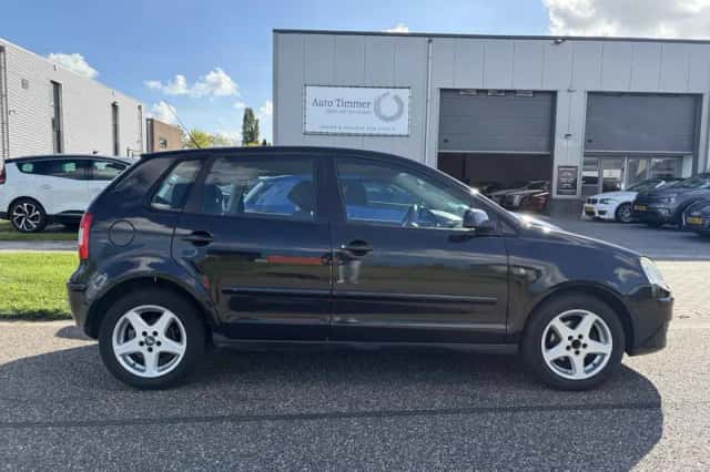 Volkswagen Polo (2005) thumbnail 1