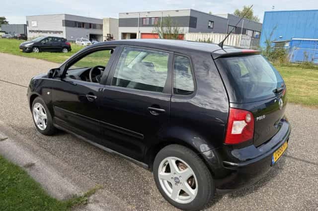 Volkswagen Polo (2005) thumbnail 5