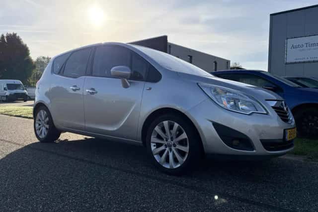 Opel Meriva (2012) thumbnail 2