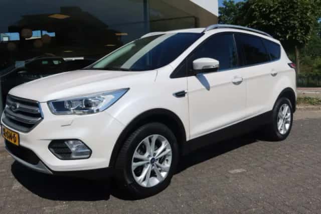 Ford Kuga (2018) thumbnail 1