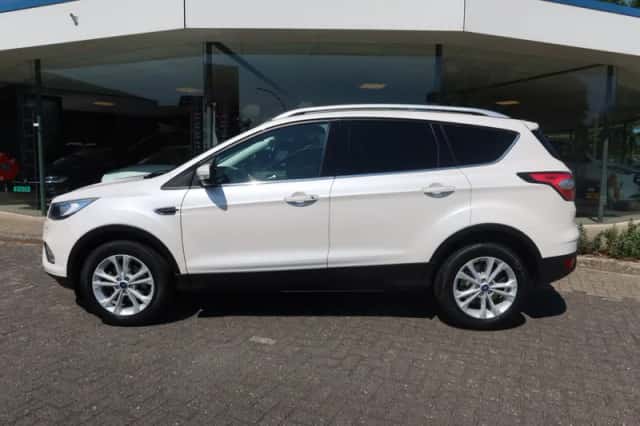 Ford Kuga (2018) thumbnail 3