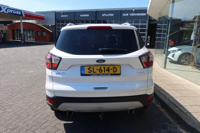 Ford Kuga (2018) thumbnail 5