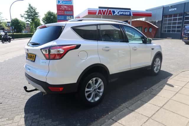 Ford Kuga (2018) thumbnail 6