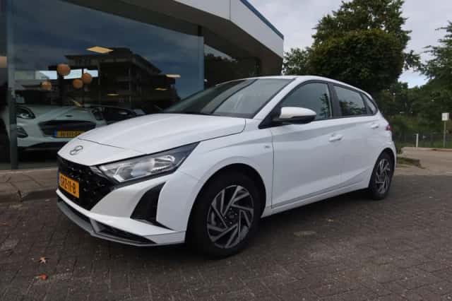 Hyundai i20 (2024) thumbnail 2