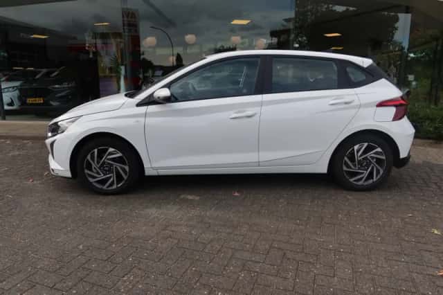 Hyundai i20 (2024) thumbnail 3