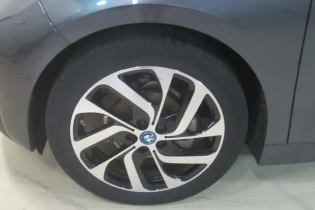 BMW i3 (2019) thumbnail 2
