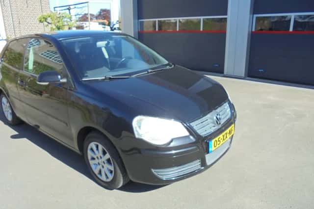 Volkswagen Polo (2007) thumbnail 2