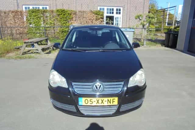 Volkswagen Polo (2007) thumbnail 3