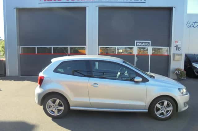 Volkswagen Polo (2010) thumbnail 1