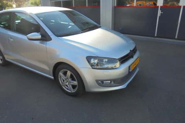 Volkswagen Polo (2010) thumbnail 2