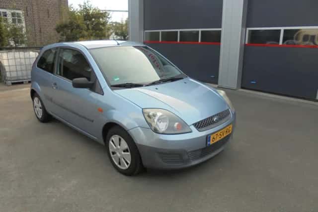 Ford Fiesta (2006) thumbnail 2