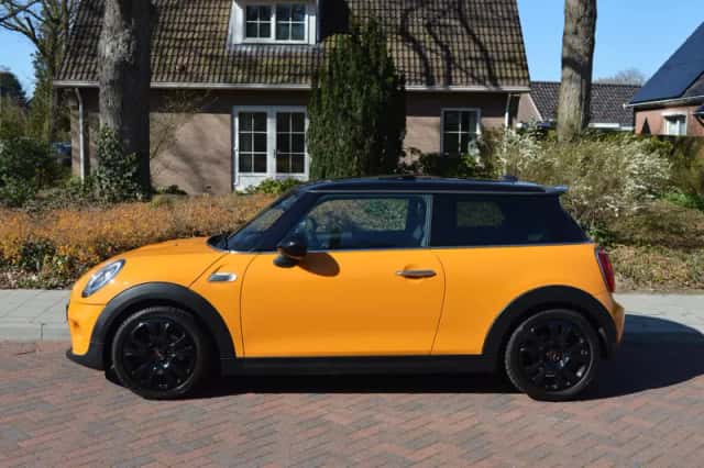 MINI Cooper (2014) thumbnail 4