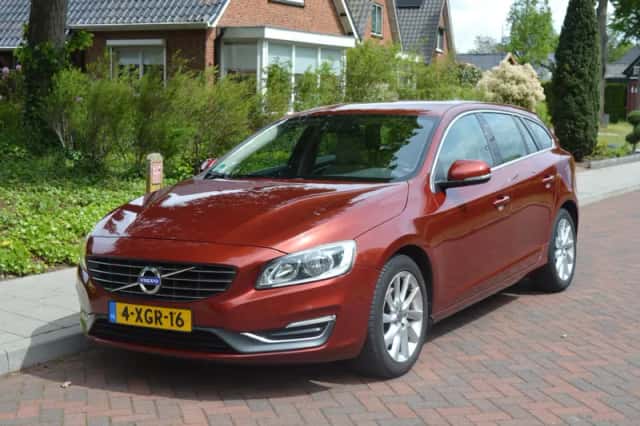 Volvo V60 (2014) thumbnail 1