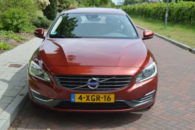 Volvo V60 (2014) thumbnail 3