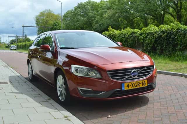 Volvo V60 (2014) thumbnail 4